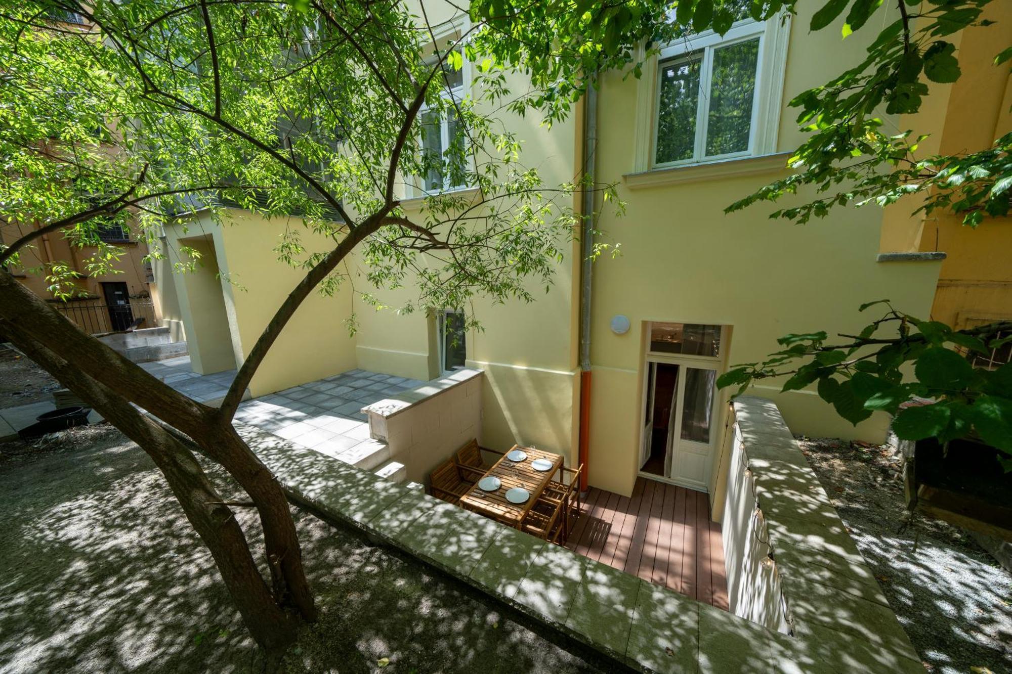 Apart Hotel Zborovska ปราก ภายนอก รูปภาพ